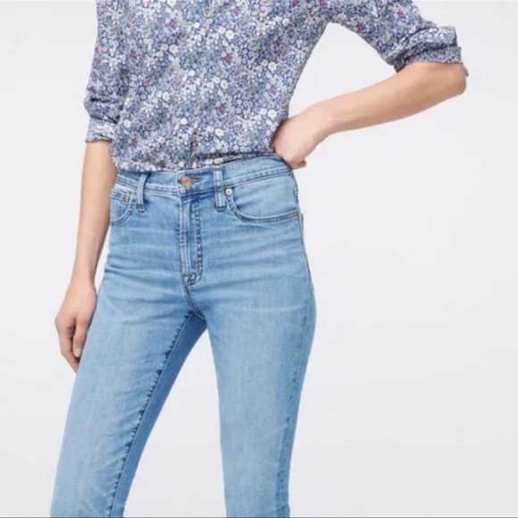 J. Crew 9" high-rise toothpick jean in Arizona Sky wash
Item AJ469 - Picture 2 of 11